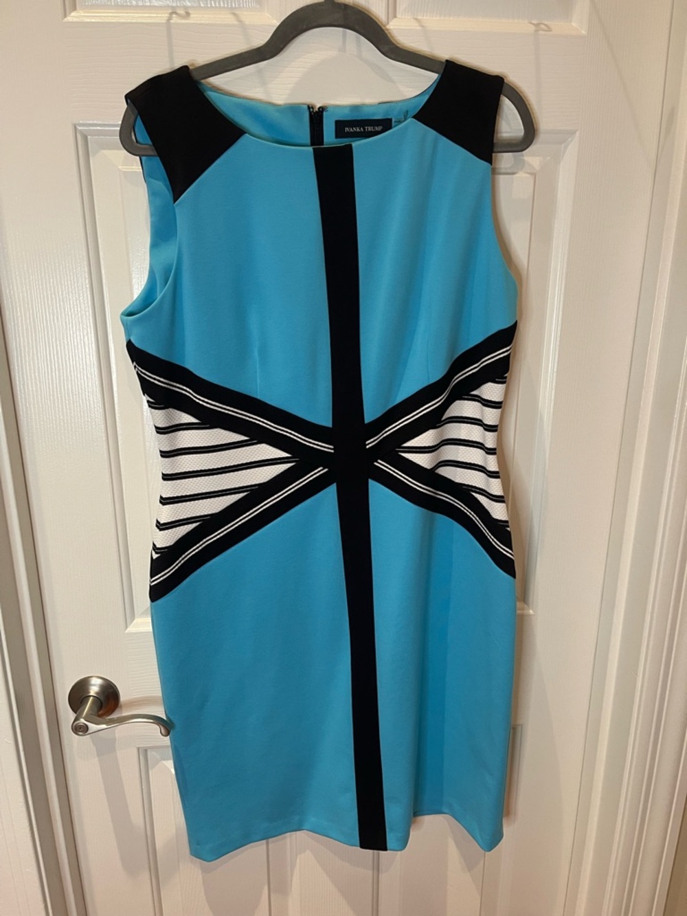 Ivanka Trump Blue Sheath Dress with Black Contrast 14 - Picture 7 of 12